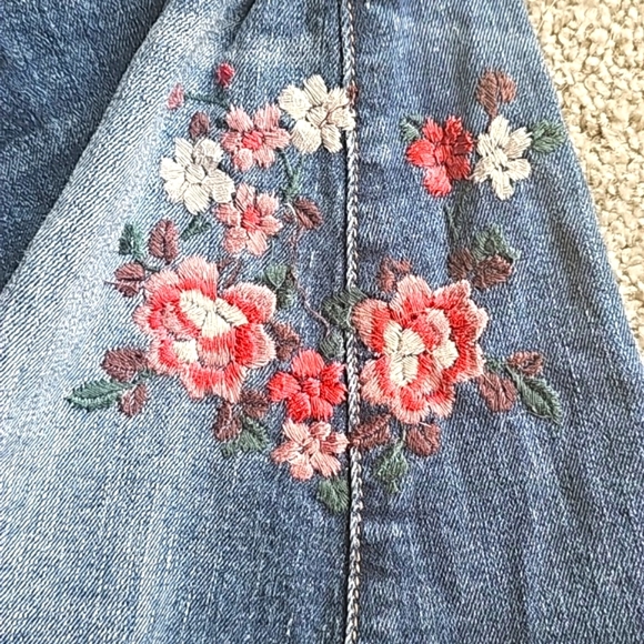 Express Jean Skirt - Picture 2 of 4